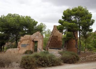 Imagen de antiguas instalaciones mineras 