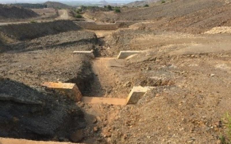 Acciones en el ámbito público del agua: construcción de diques