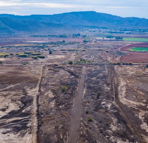 imagen aerea de terreno erosionado